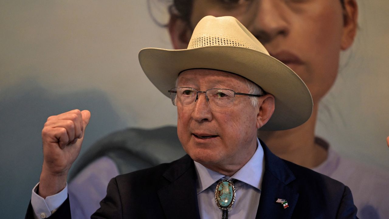 Ken Salazar destaca la solidez de la relación México Estados Unidos y