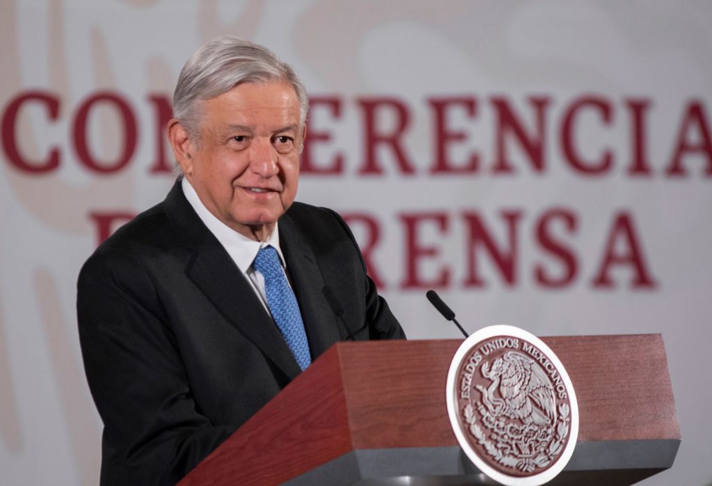 AMLO envía a CCE lista de empr