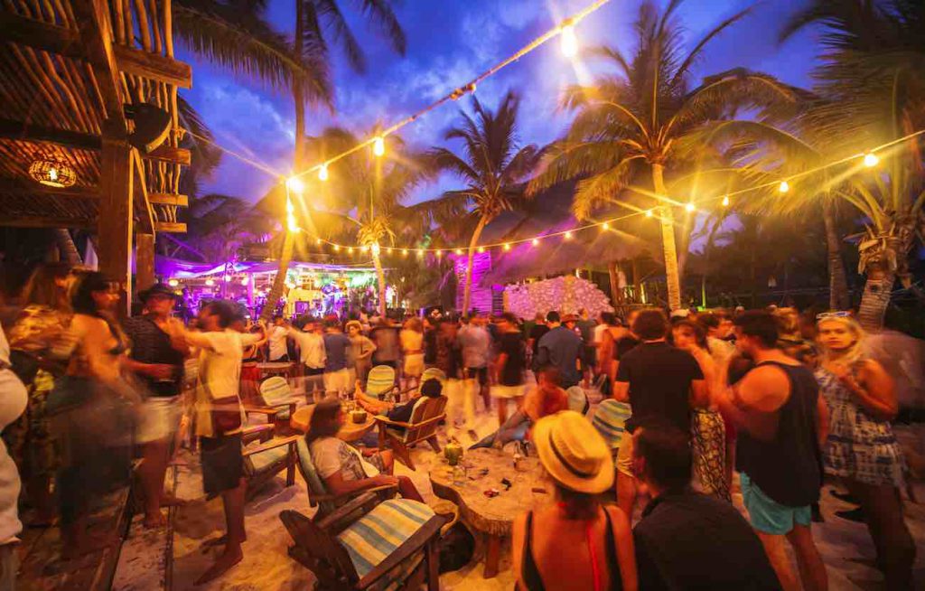 Festival en Tulum provoca rebr